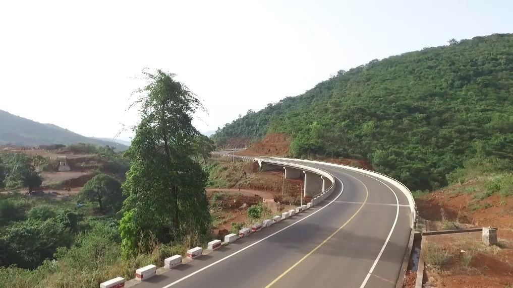 中塞友誼公路。