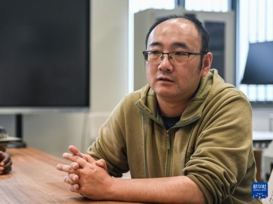 2月15日，在亞的斯亞貝巴的埃塞俄比亞聯(lián)邦職業(yè)技術(shù)培訓(xùn)學(xué)院，魯班工坊中方負(fù)責(zé)人江絳接受新華社采訪。