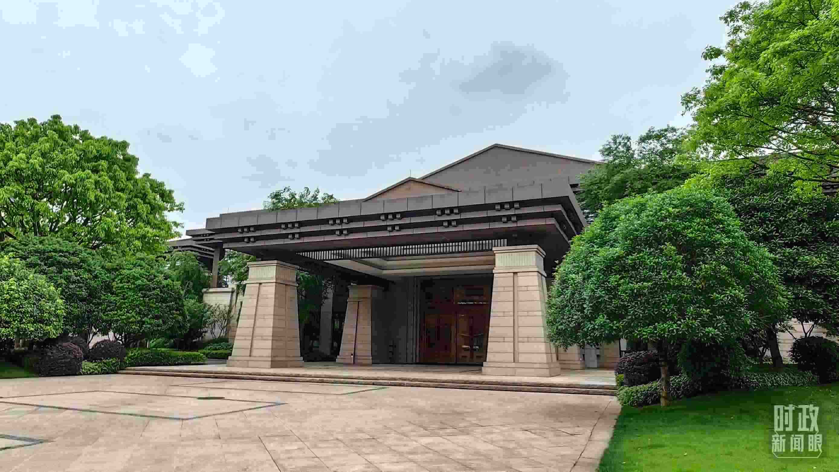 △重慶市渝州賓館，新時(shí)代推動(dòng)西部大開發(fā)座談會(huì)在這里召開。（總臺央視記者段德文拍攝）