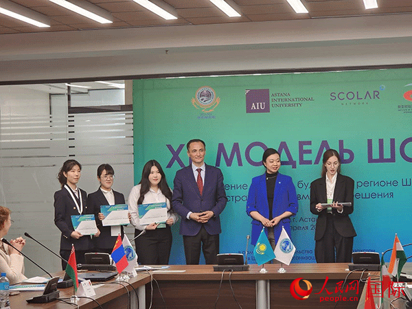 中國(guó)代表榮獲“最佳代表”獎(jiǎng)。人民網(wǎng)記者 李強(qiáng)攝