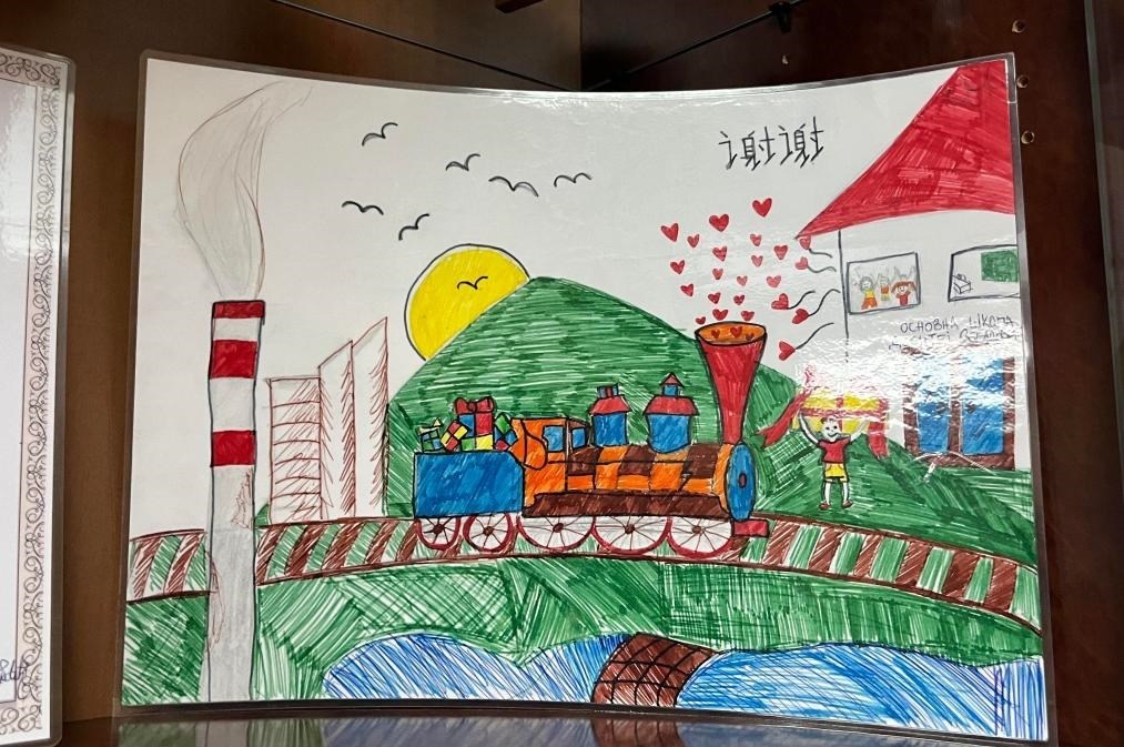 當(dāng)?shù)匦W(xué)生畫筆下的斯梅戴雷沃鋼廠。