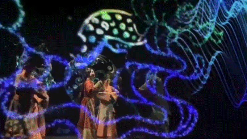 馬王堆復(fù)原動(dòng)態(tài)展《一念·辛追夢(mèng)》以多媒體視覺影像，為觀眾提供沉浸式視聽感受。