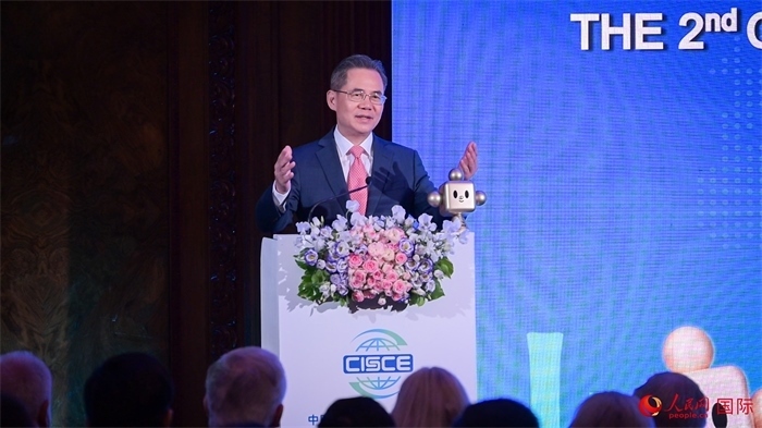 中國(guó)駐英國(guó)大使鄭澤光致辭。人民網(wǎng) 郭錦標(biāo)攝