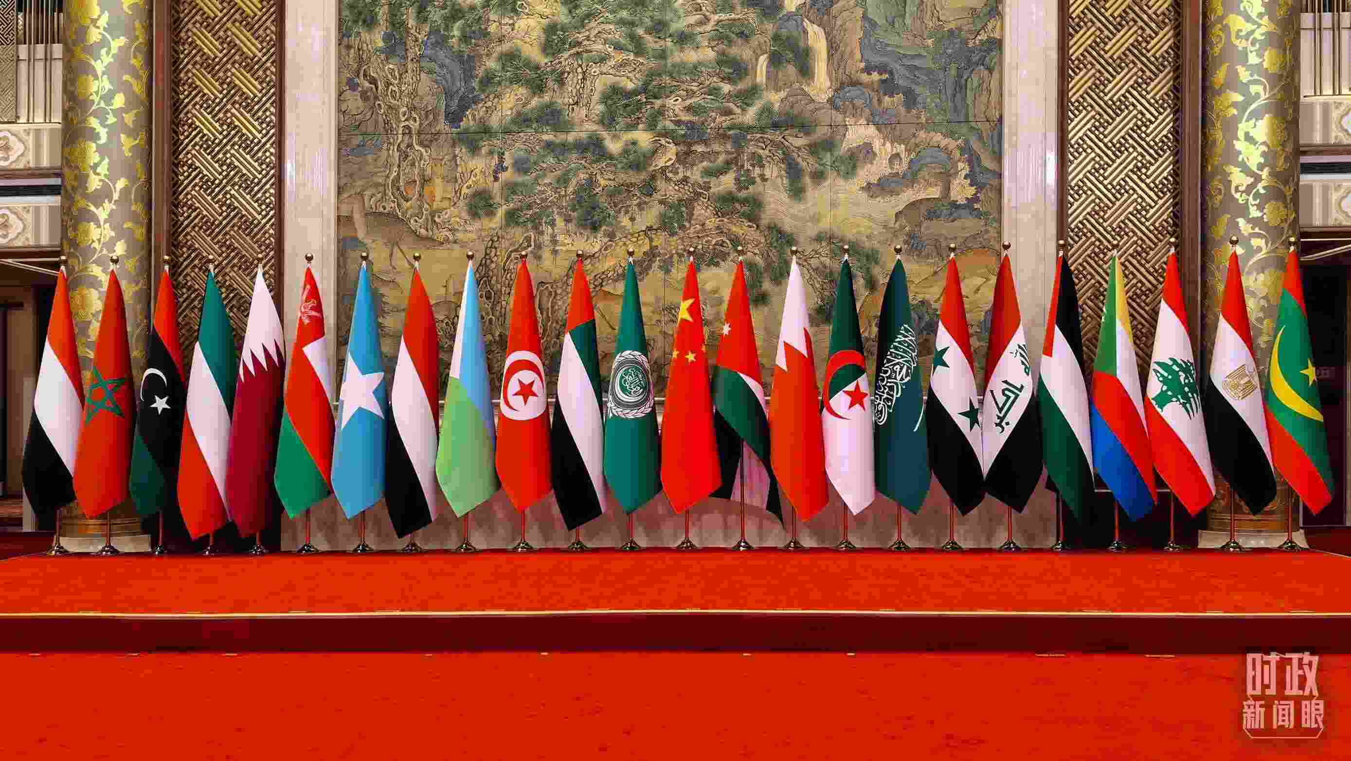 △會(huì)議現(xiàn)場(chǎng)的集體合影區(qū)。（總臺(tái)央廣記者潘毅拍攝）