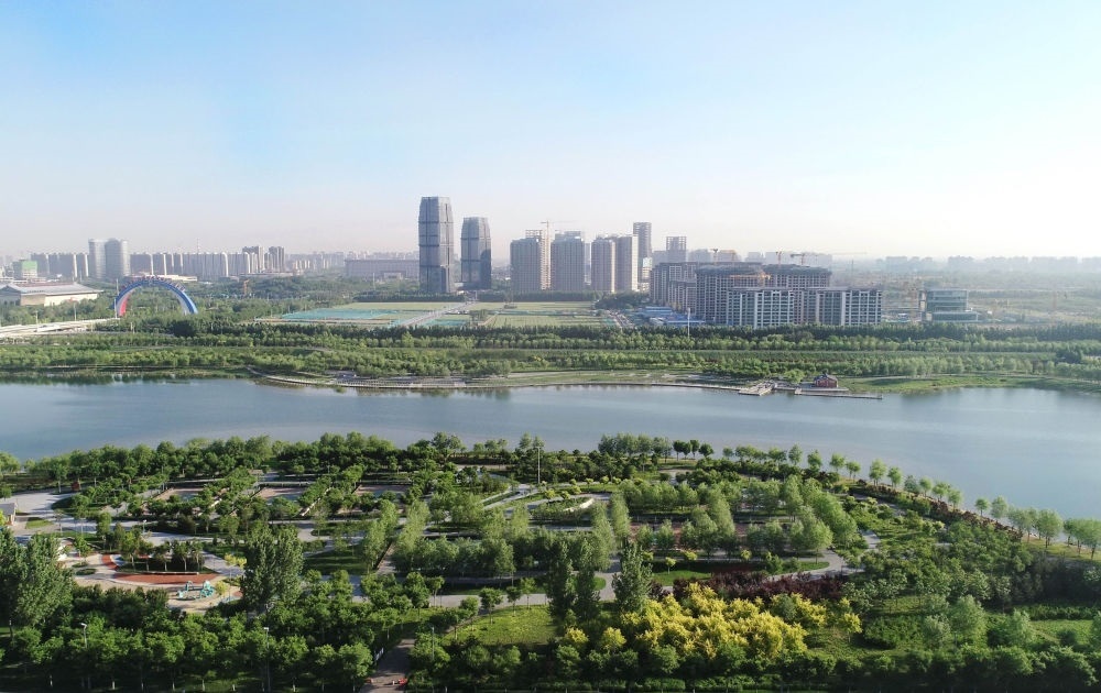 石家莊市滹沱河景色（2022年5月16日攝，無(wú)人機(jī)照片）。新華社記者 楊世堯 攝