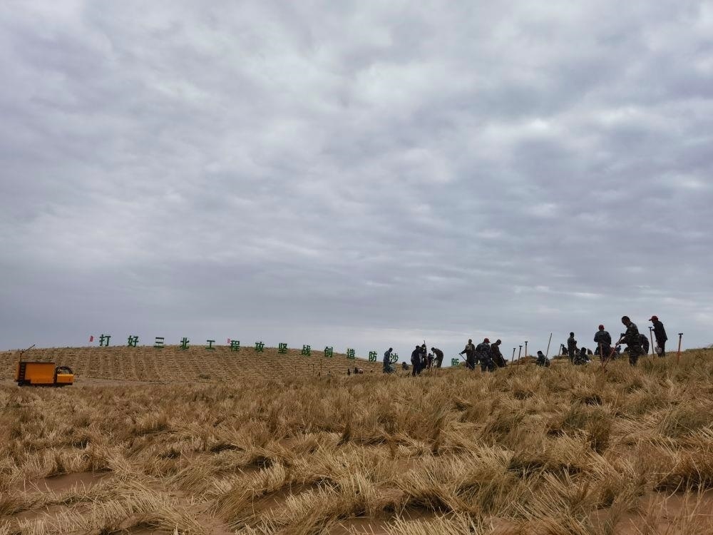 △2023年9月23日，河西走廊—塔克拉瑪干沙漠邊緣阻擊戰(zhàn)在甘肅武威市民勤縣正式啟動(dòng)。