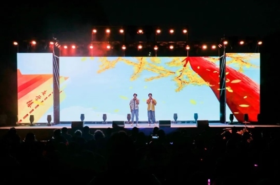 歌曲《啟程》演出現(xiàn)場(chǎng)。供圖：日照職業(yè)技術(shù)學(xué)院