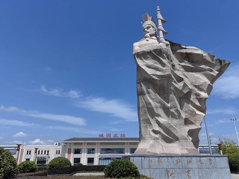 張騫雕塑。新華社記者 孫正好 攝