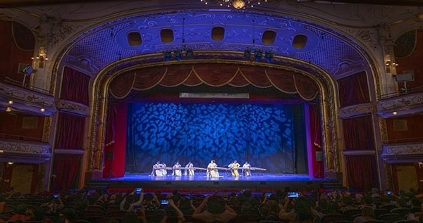 2024匈牙利青少年國際音樂會節(jié)目《戰(zhàn)臺風》表演舞臺現(xiàn)場。兒促會藝教委供圖