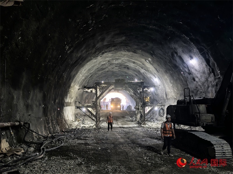 隧道施工現(xiàn)場圖片。人民網(wǎng) 賽義德·邁赫迪攝