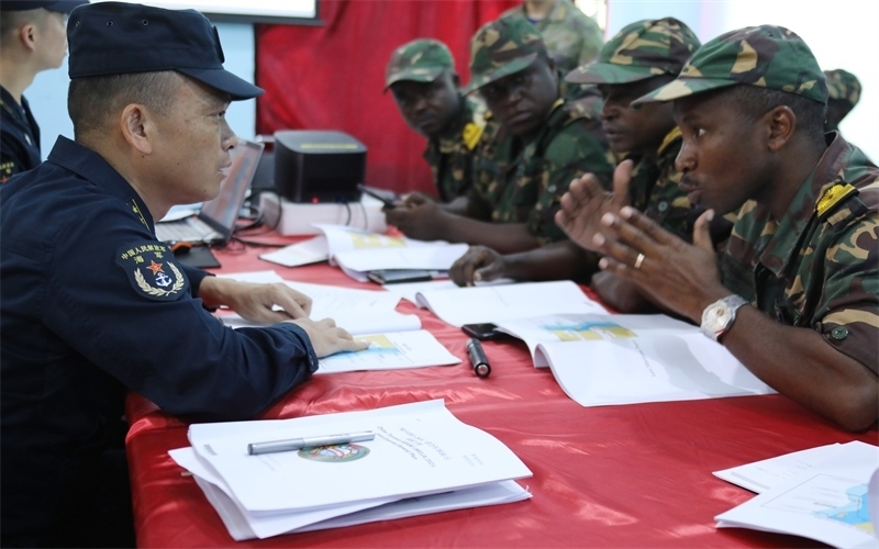 聯(lián)合導(dǎo)演部磋商。崔曉洋攝