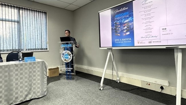 中國(guó)駐南非大使館參贊邱忠義致辭。南中經(jīng)貿(mào)協(xié)會(huì)供圖