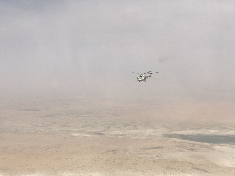 2017年8月8日，中國首支維和直升機(jī)分隊(duì)直升機(jī)飛行在蘇丹達(dá)爾富爾任務(wù)區(qū)上空。