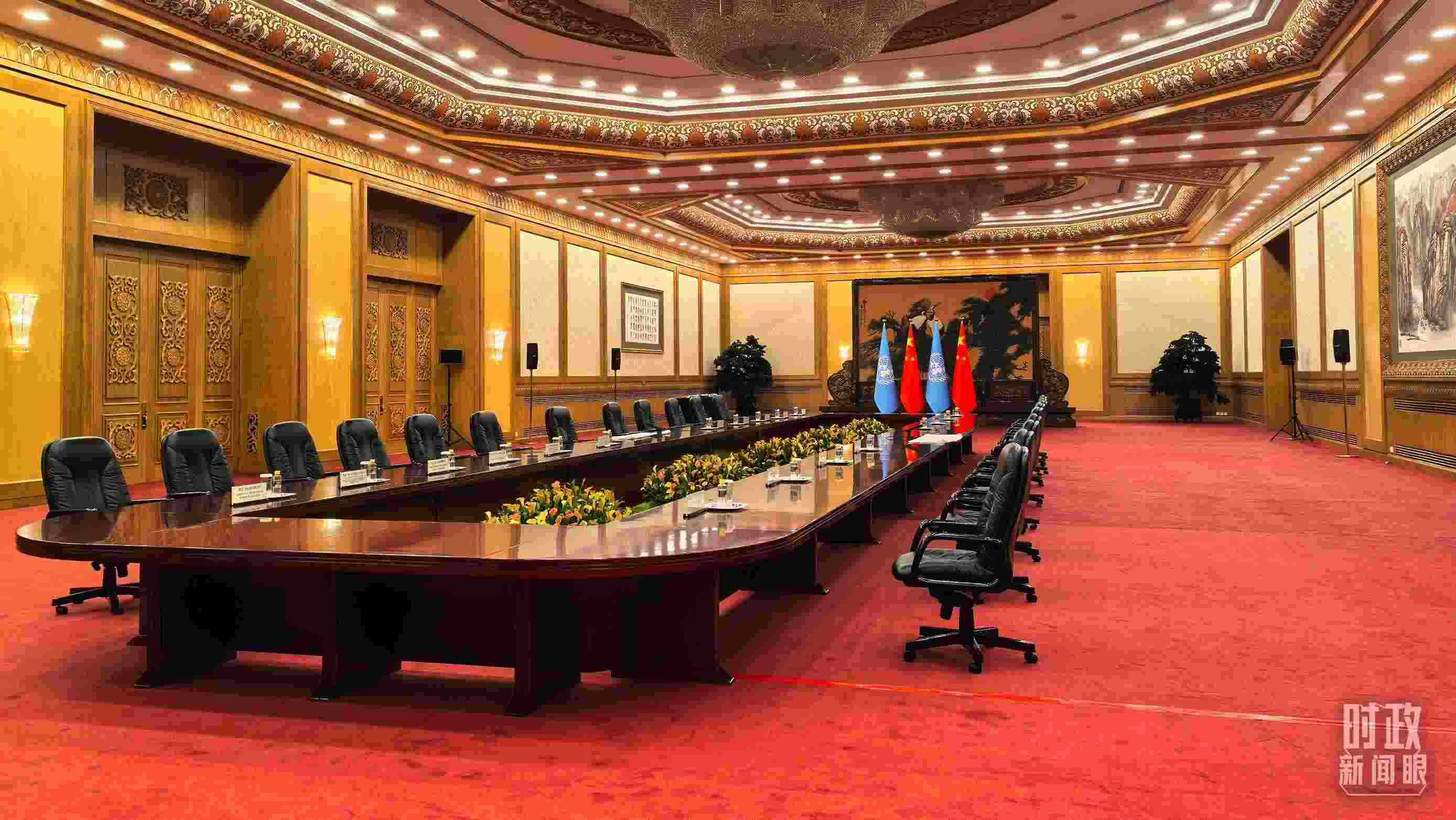  △同聯(lián)合國(guó)秘書長(zhǎng)古特雷斯的會(huì)見會(huì)場(chǎng)，這是開始前的場(chǎng)景。（總臺(tái)央視記者劉瑞琳拍攝）