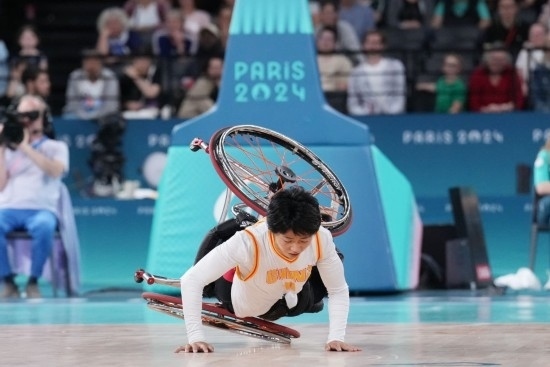 巴黎殘奧會｜“撞車、摔倒，我們都習(xí)慣了”