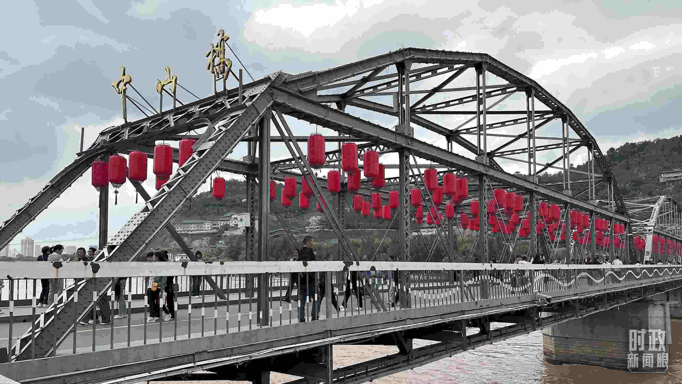 △中山橋。（總臺(tái)央視記者范一鳴、覃思拍攝）