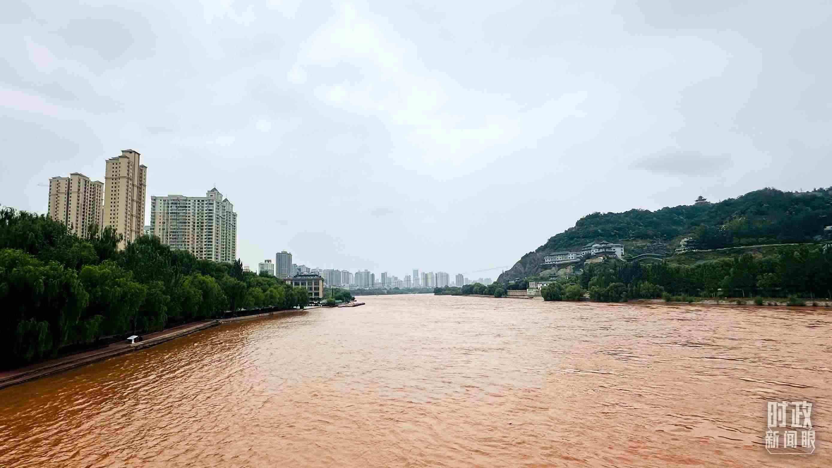 △黃河蘭州段。（總臺(tái)央視記者范一鳴拍攝）