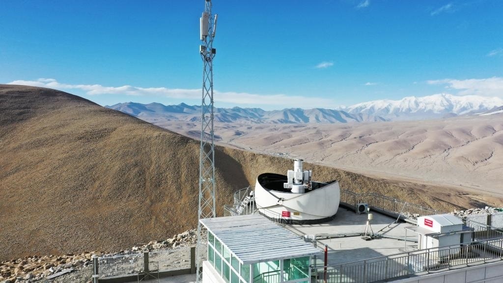 正在運行的塔縣星地激光通信地面站。（中國科學院空天信息創(chuàng)新研究院供圖）