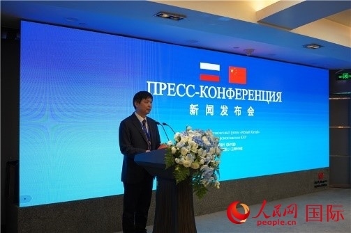 中共吉安市委宣傳部部長(zhǎng)李瑞峰在《新中國(guó)》新聞發(fā)布會(huì)上致辭。人民網(wǎng) 褚夢(mèng)琦攝