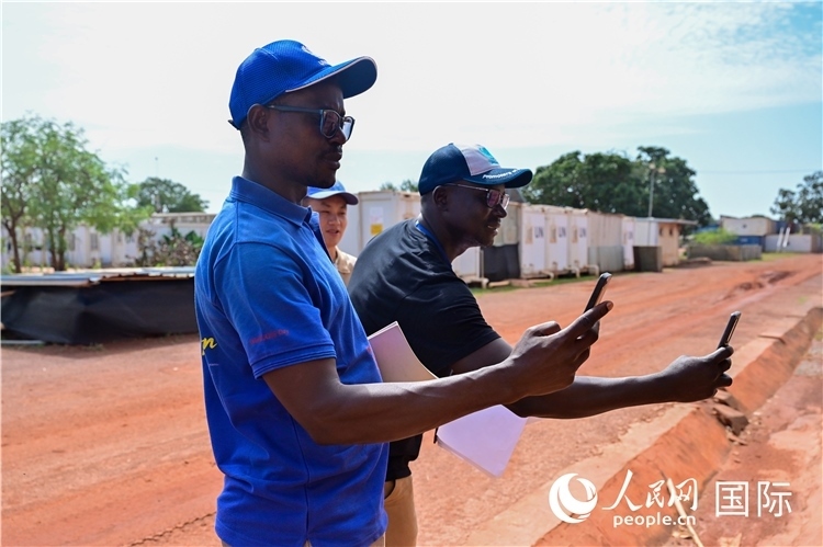 圖6 檢查組拍攝優(yōu)秀做法。謝坤攝