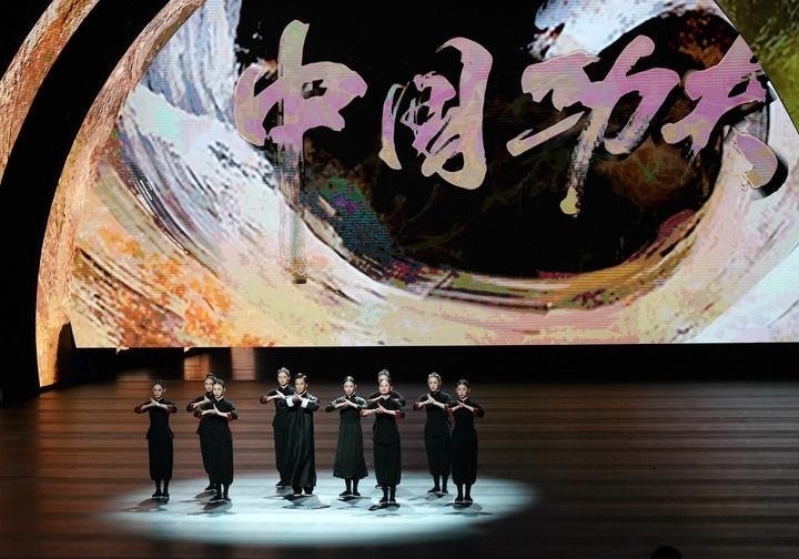2024年9月19日，演職人員在北京文化論壇專場文藝演出中表演舞劇《詠春》。