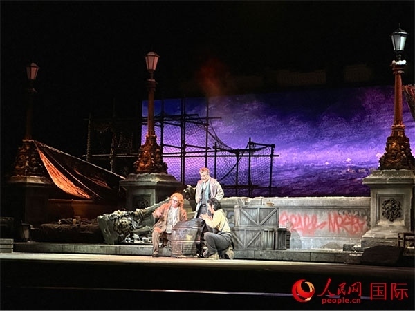 演出現(xiàn)場。人民網(wǎng)記者 簡承淵攝