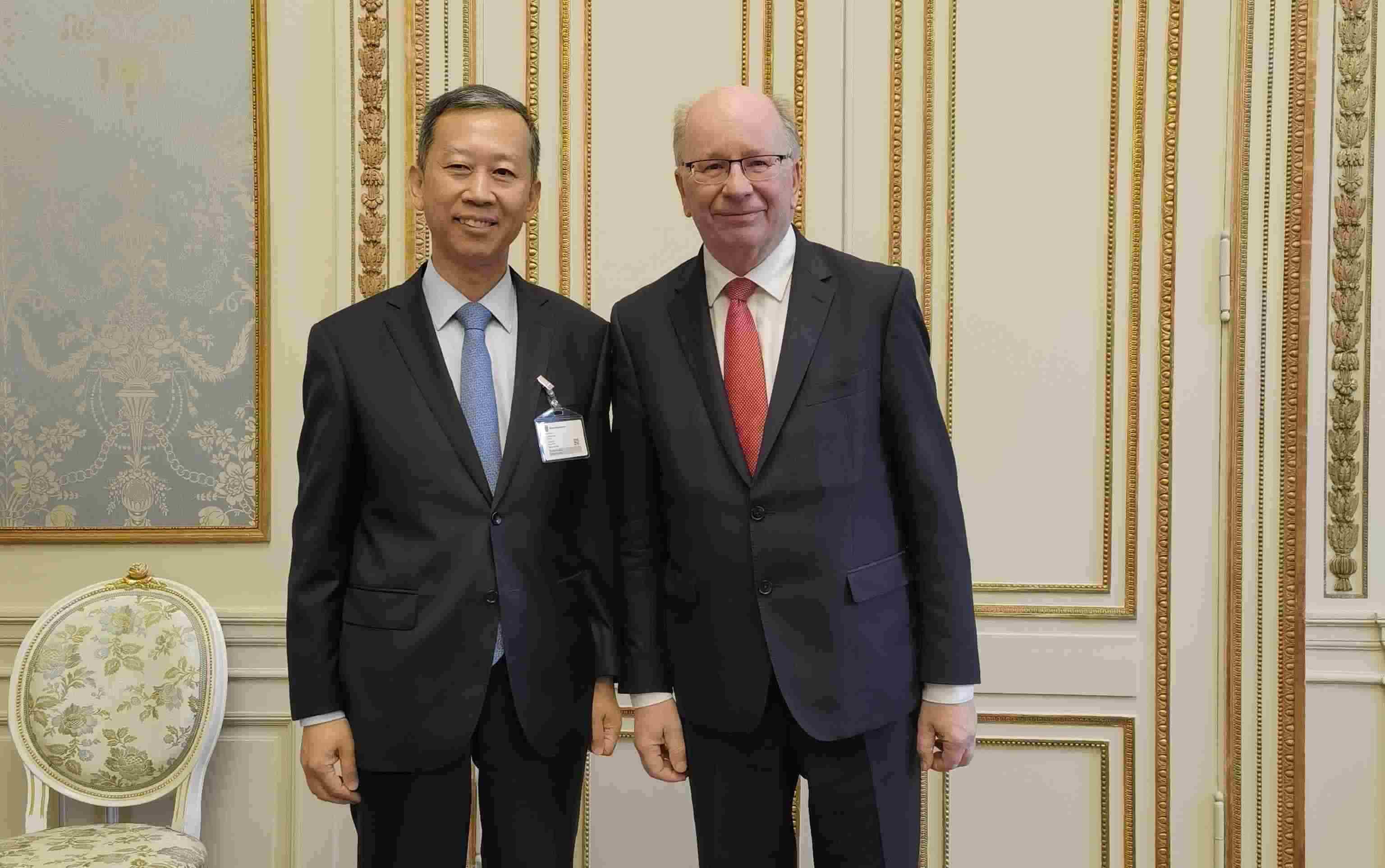 中國駐瑞典大使崔愛民會(huì)見瑞典外交國務(wù)秘書哈特留斯。 中國駐瑞典大使館供圖