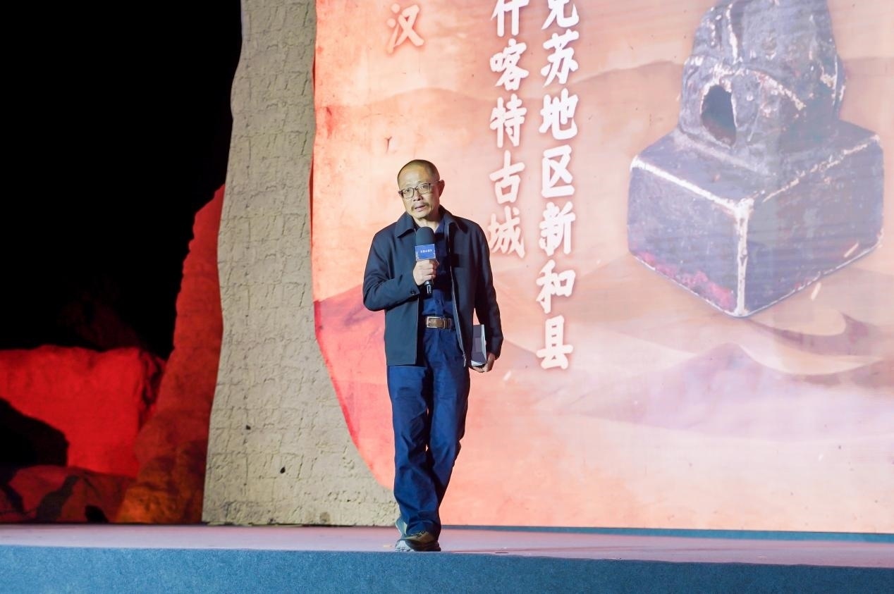 陳凌在“何以中國(guó)·五星出東方”網(wǎng)絡(luò)主題宣傳活動(dòng)現(xiàn)場(chǎng)演講。人民視頻供圖