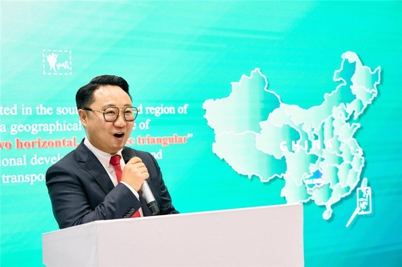 “中國(guó)館”貴州旅游推介會(huì)現(xiàn)場(chǎng)介紹。楊浩鵬