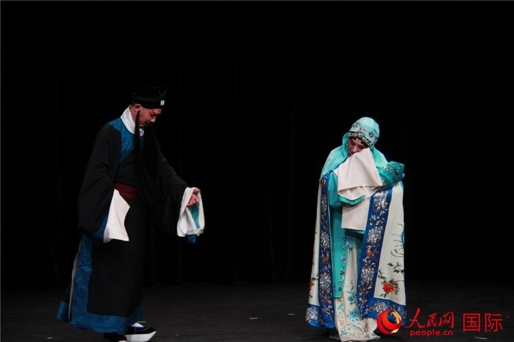 《趙氏孤兒》演出劇照。人民網(wǎng)記者 尚凱元攝