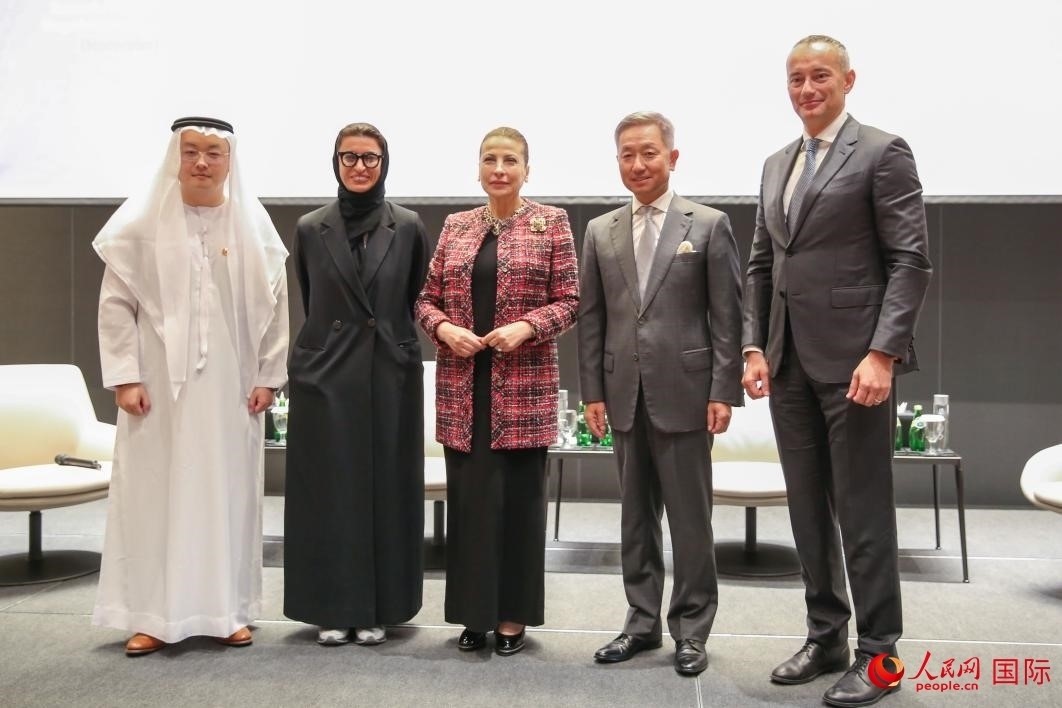 部分與會(huì)嘉賓合影。人民網(wǎng) 塔里克·易卜拉欣攝