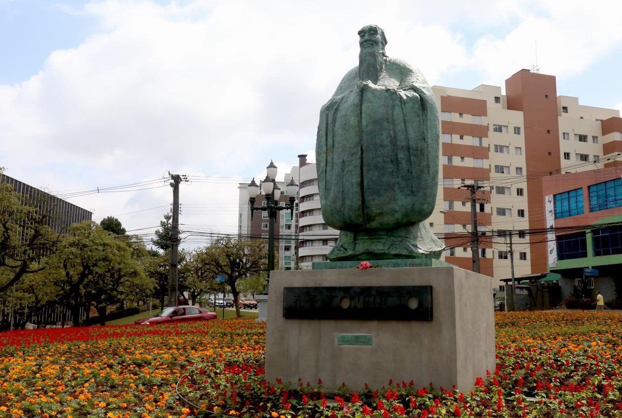 2017年，吳為山雕塑《孔子》立于巴西庫里蒂巴市，該廣場被永久命名為“中國廣場”。中國美術(shù)館供圖