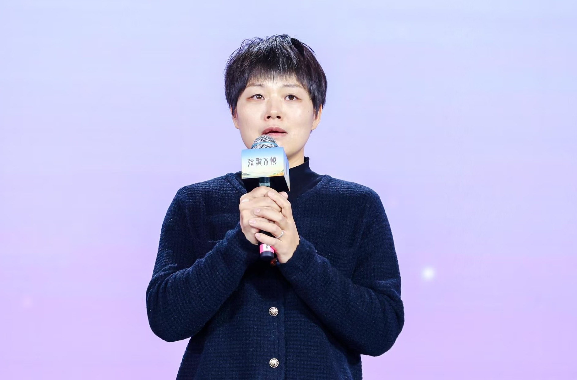 “中國好人”欒留偉妻子薛巧艷。人民視頻供圖。