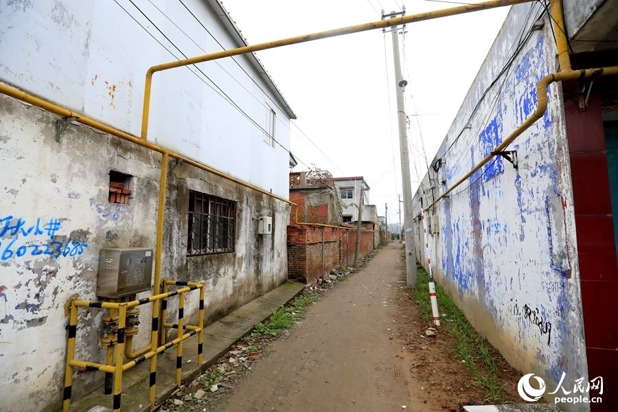 中燃公司在玉山鎮(zhèn)鋪設(shè)完工的燃氣管網(wǎng)。人民網(wǎng)記者 慎志遠攝