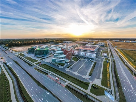 這是當?shù)貢r間2021年10月19日在白俄羅斯首都明斯克郊區(qū)拍攝的中白工業(yè)園。