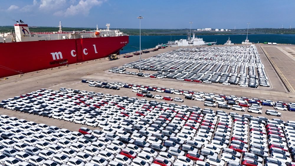 這是2024年3月28日拍攝的斯里蘭卡漢班托塔港（無人機照片）。新華社記者徐欽攝