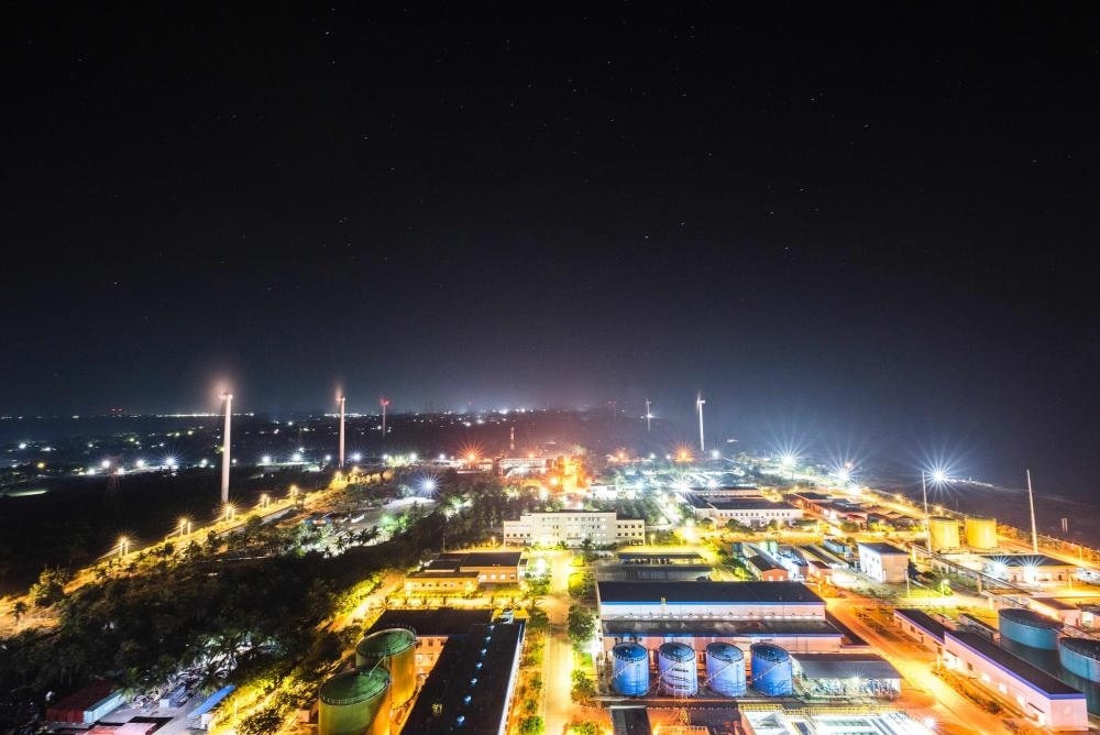 這是斯里蘭卡普特拉姆電站夜景（2020年12月8日攝）。新華社發(fā)（普特拉姆電站供圖）