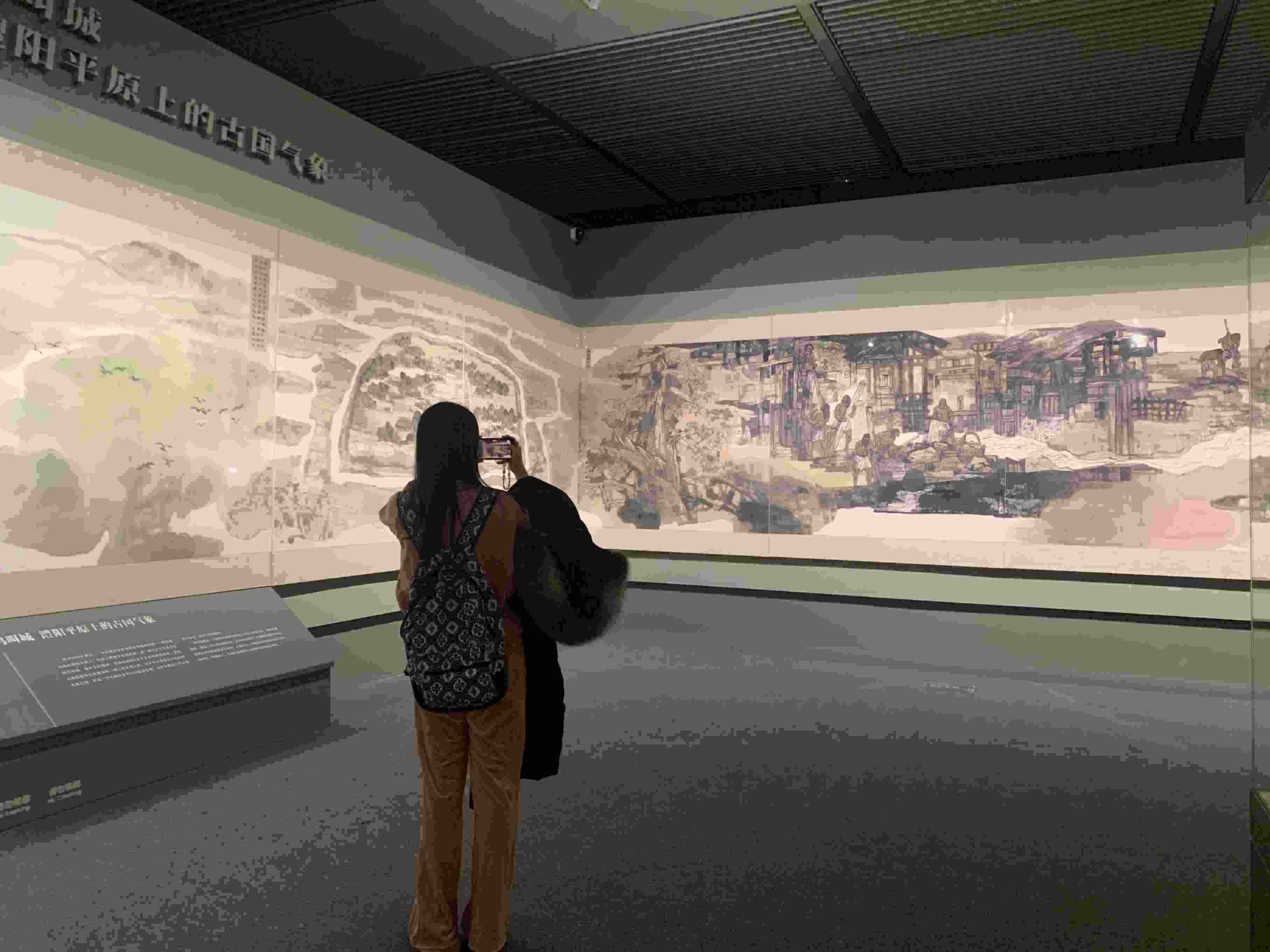 觀眾正在參觀展覽。國(guó)博供圖