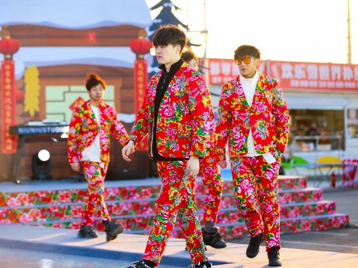 東北滑雪走秀現(xiàn)場(chǎng)。人民網(wǎng)記者 許維娜攝