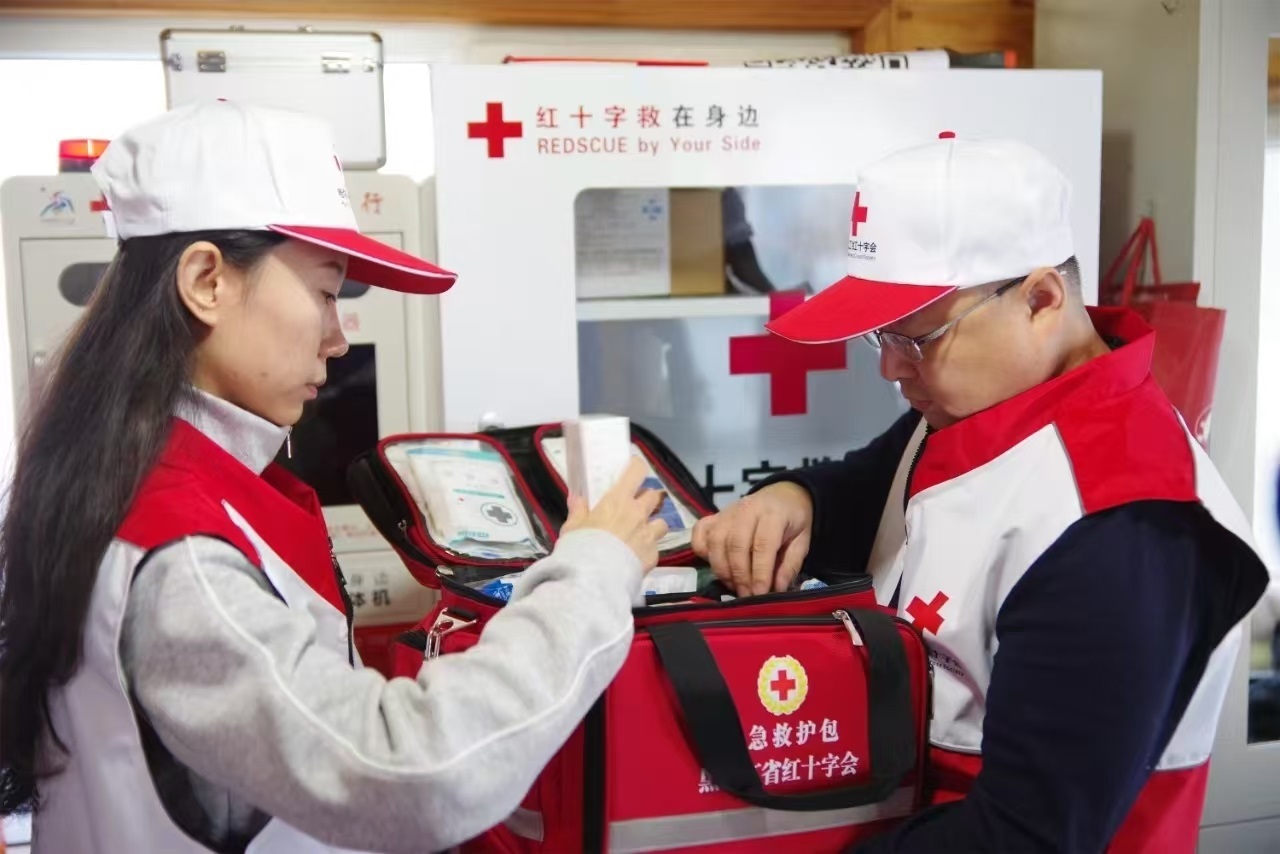應(yīng)急救援志愿者培訓(xùn)現(xiàn)場(chǎng)。 中國(guó)紅十字會(huì)總會(huì)供圖