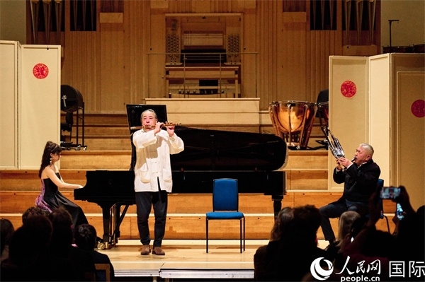 旅英音樂家聯(lián)袂演奏《枉凝眉》。楊浩鵬攝
