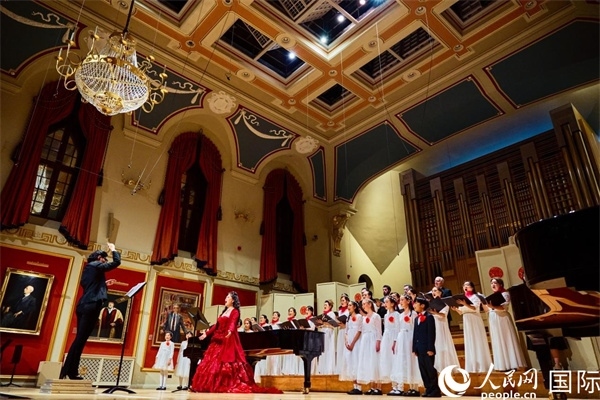 大合唱《燈火里的中國》。楊浩鵬攝