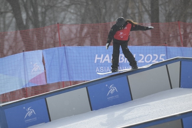 2月8日，張小楠在比賽中。新華社記者 楊冠宇攝