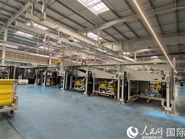 森麒麟在科技城的工廠內(nèi)部。人民網(wǎng)記者 黃培昭攝