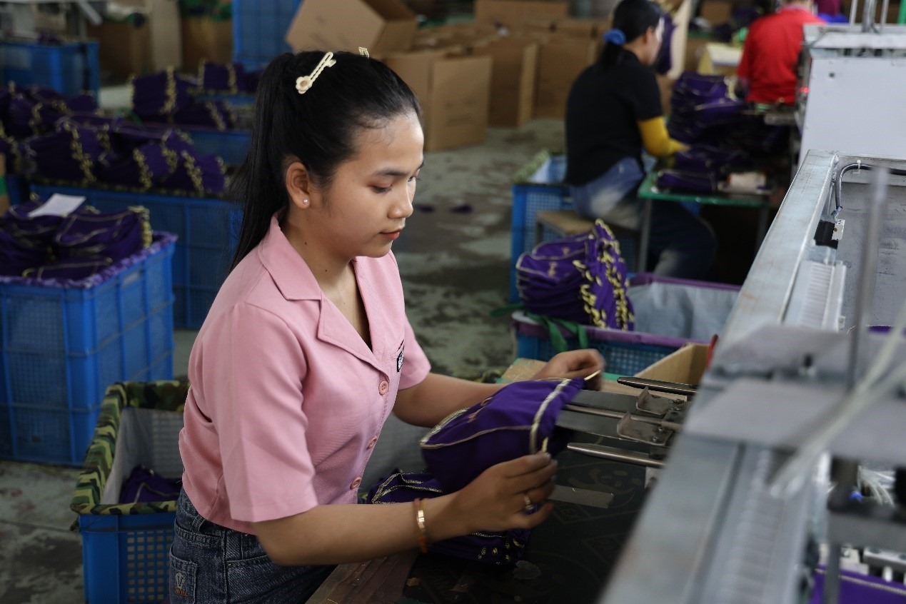 達(dá)尼在西港特區(qū)內(nèi)工作。西港特區(qū)供圖