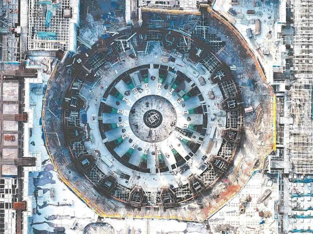 △中國科學院合肥物質(zhì)科學研究院等離子體所，緊湊型聚變能實驗裝置（BEST）項目正加緊施工。