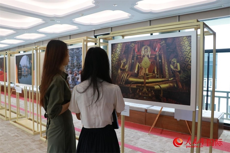 “遇見”攝影展現(xiàn)場。朱瀟逸攝