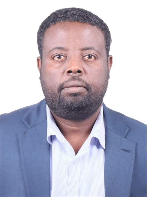 圖為埃塞俄比亞亞的斯亞貝巴大學(xué)政策研究員巴盧·德米西。受訪者供圖