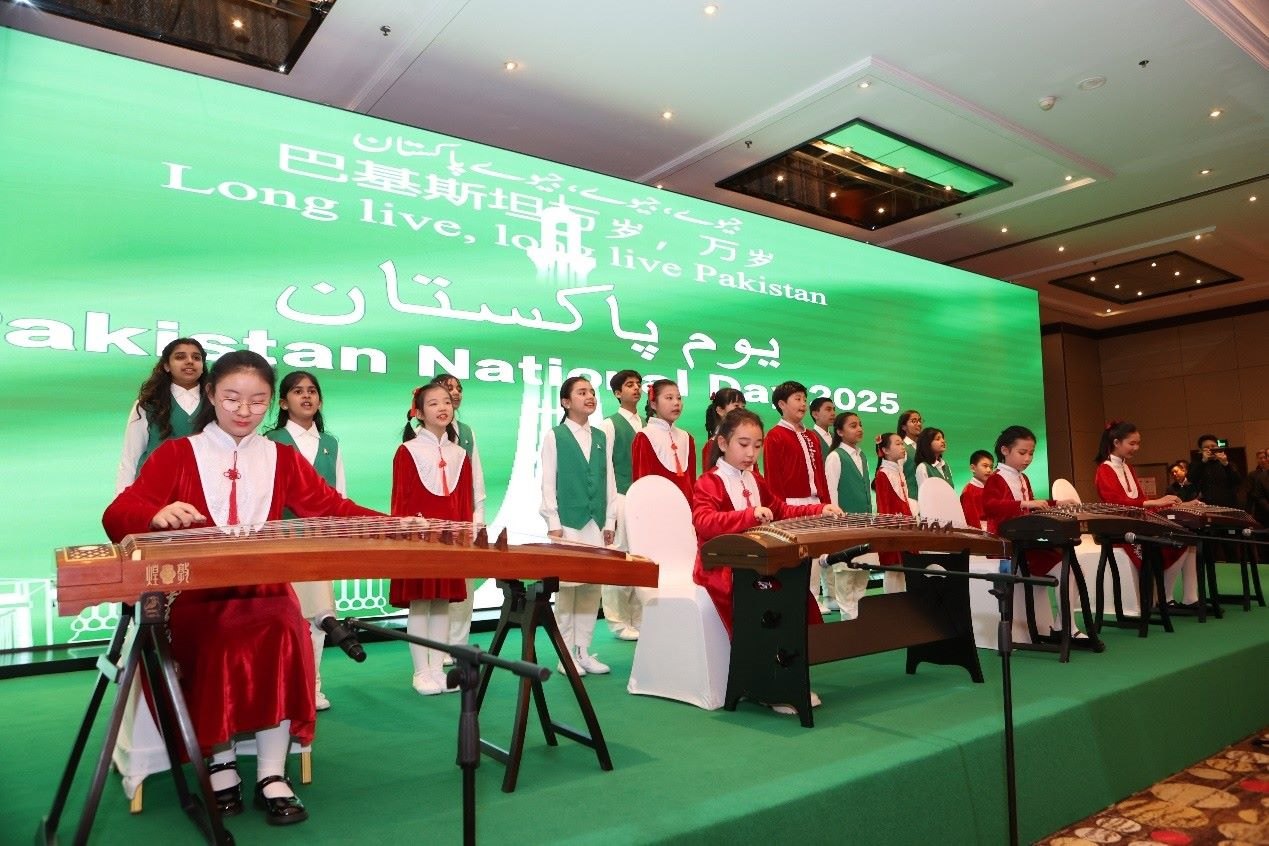 中巴兩國學(xué)生演出。巴基斯坦駐華大使館供圖