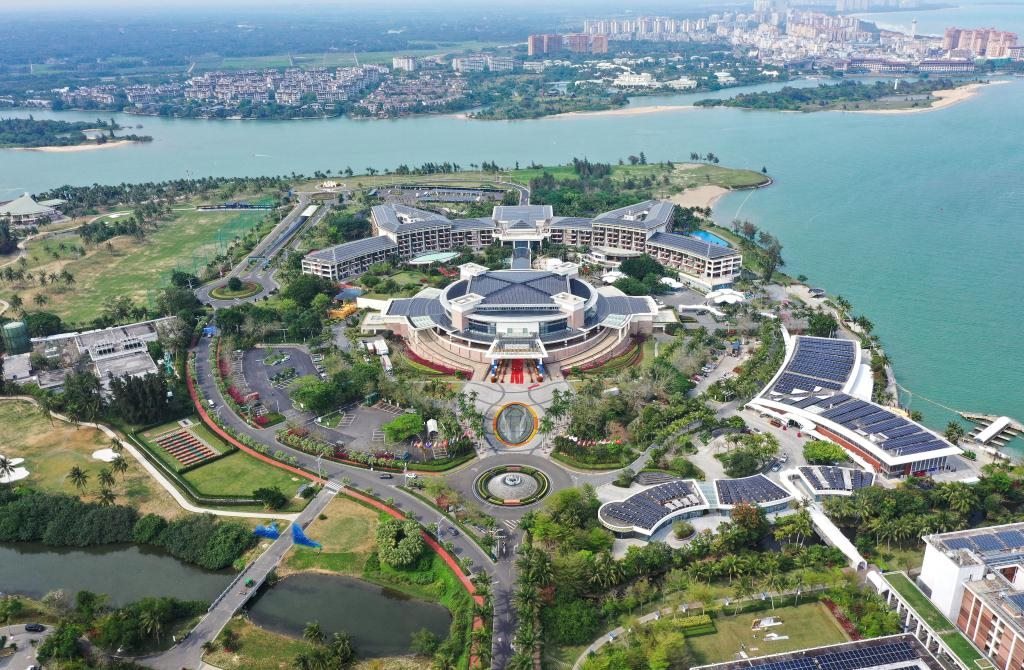 這是3月21日拍攝的博鰲亞洲論壇國(guó)際會(huì)議中心（無(wú)人機(jī)照片）。新華社記者 郭程 攝